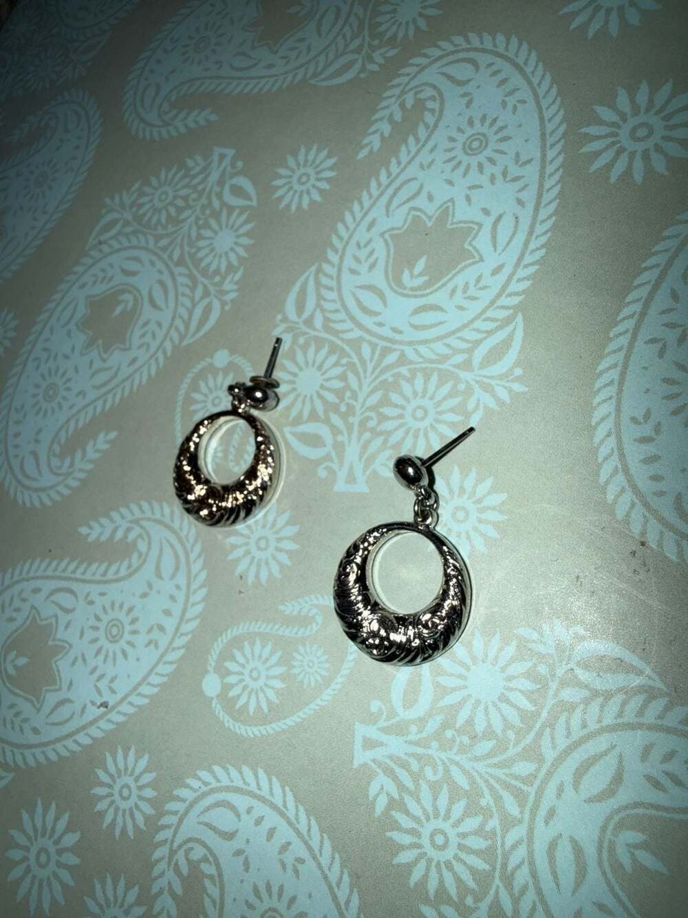 Vintage  Silver Tone Earrings - Picture 6 of 6